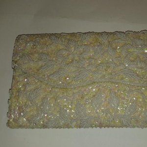 VINTAGE MARCUS BROTHERS HAND BEADED WHITE CLUTCH PURSE WITH SILK INTERIOR